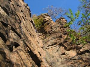 Cesta Hlavolam je příjemně vysluněná