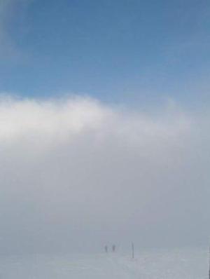 Modrá obloha na minutu odkrytá