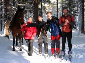 ...potkáváme jezdkyně na koních