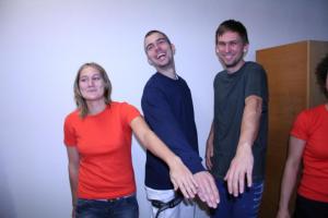 Dlouhé triko (L) uprostřed