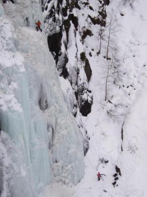 Pod mostem na zapade