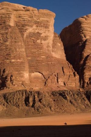 Pouštní romantika; vembloud a skály