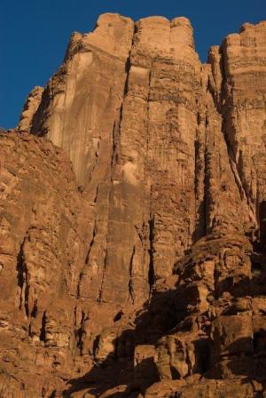 Lionheart vede spárou v levé části