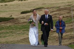 Nasledovala nevesta s tatinkem