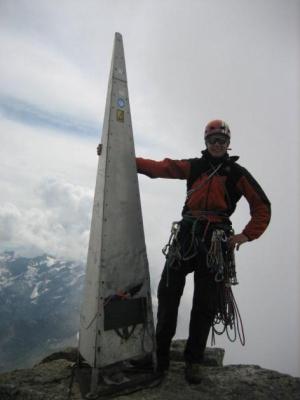 Mamánek na vrcholu Pizzo Badille