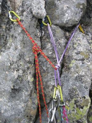 Jen dvě tutový C4ky, drží náš tutovej štand....