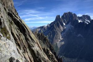 Les Drus. Aiguille Verte a Les Droites ze stěny Greponu
