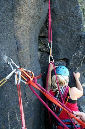 Bořeň, Traverzová cesta.